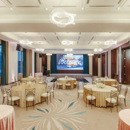 Blossom Hotel Houston, Curio Collection by Hilton