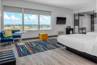 Aloft Dallas Arlington South - parking
