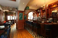 The Western Hotel - Baarit
