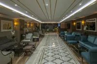 Doubletree by Hilton Elazig - bar