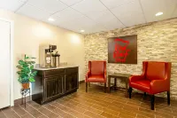 Red Roof Inn Scottsburg - Parkplatz