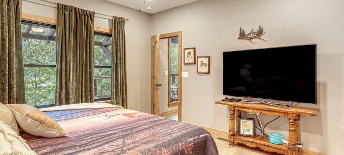 Lake Views & Golf Access at Secluded Drasco Lodge Ξενοδοχεία στην πόλη Cleburne County