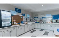 Holiday Inn Express & Suites LAGRANGE by IHG - breakfast