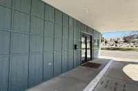 Rodeway Inn - 2-Star