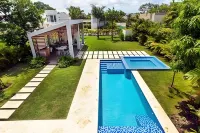 Villa Palmera 4BR Villa Private Pool BBQ -  Casas de vacaciones