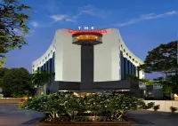 The Golkonda Hotel - Kolam Renang