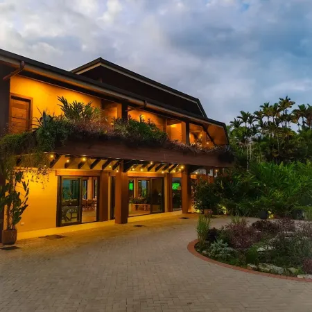 Lamangata Luxury Surf Resort - All Inclusive