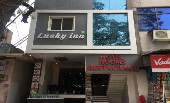Hotel Lucky Inn