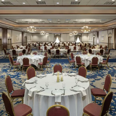 Embassy Suites by Hilton Cleveland Rockside