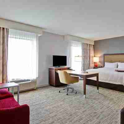 Hampton Inn & Suites Detroit/Troy Rooms