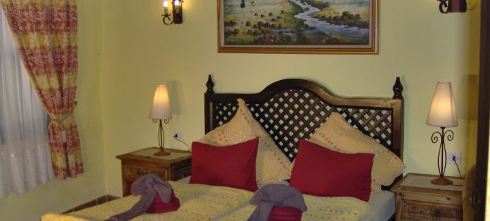 Rustic Holiday Home with Small Patio-Terrace Hotels in Icod