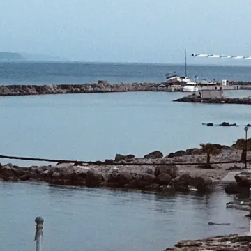 Fotaki's Home - Comfortable Newbuilt 2 Bedroom Home, 20 Meters from the Sea