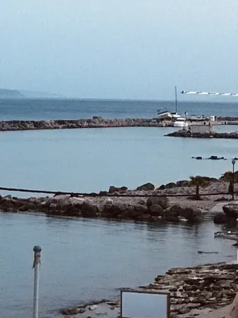 Fotaki's Home - Comfortable Newbuilt 2 Bedroom Home, 20 Meters from the Sea