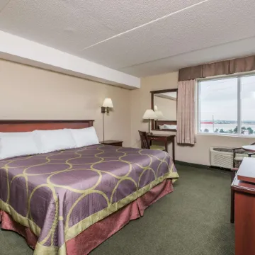 Super 8 by Wyndham Mississauga