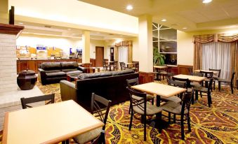 Holiday Inn Express & Suites Weslaco
