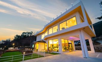 Geoje Island Eon Pool Villa Pension