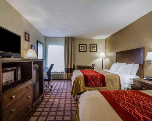 Quality Inn Perryville I-55 - parking
