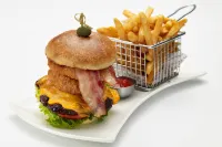 Delta Hotels by Marriott Toronto Mississauga - breakfast