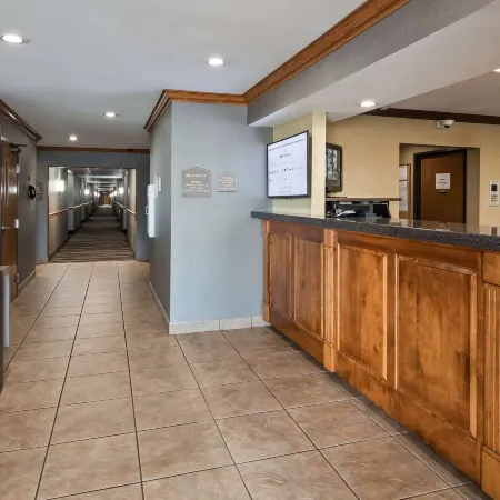 Best Western Plus North Canton Inn  Suites