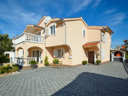 Mladen Отели в г. Чиста Мала