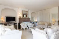 Juan les Pins Near Cannes & Beaches 18/20 Guests