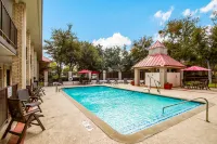 Red Roof PLUS+ Dallas - Addison Hotels in Carrollton
