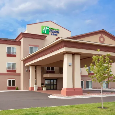 Holiday Inn Express & Suites ANTIGO by IHG
