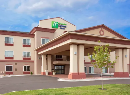 Holiday Inn Express & Suites ANTIGO by IHG