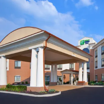 Holiday Inn Express & Suites AKRON REGIONAL AIRPORT AREA by IHG