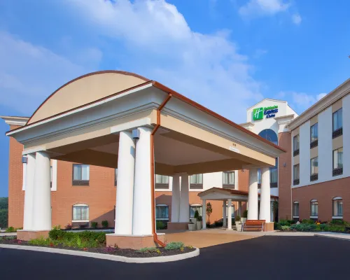 Holiday Inn Express & Suites AKRON REGIONAL AIRPORT AREA by IHG Hotels in Akron