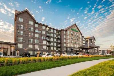 Sandman Hotel Hamilton Hotel dekat Hamilton Go Station