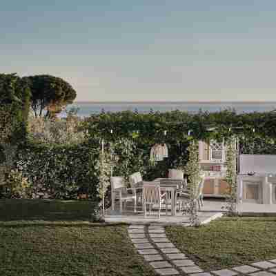 Bozonos Luxury Villa Hotel Exterior