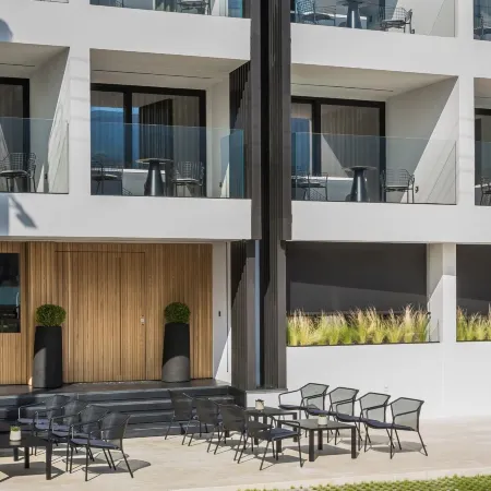 Canale Hotel & Suites