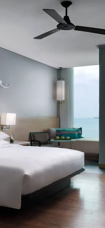 ห้องดีลักซ์ชั้นสูงวิวทะเลเตียงคิงไซส์