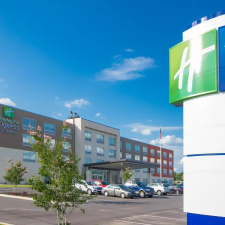 Holiday Inn Express & Suites GREENWOOD MALL by IHG