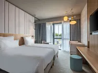 Golden Tulip Lyon Ouest Techlid - Hotel & Spa Ξενοδοχεία στην πόλη Rhone