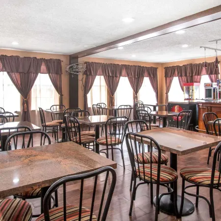 Quality Inn & Suites I-35 Near Frost Bank Center