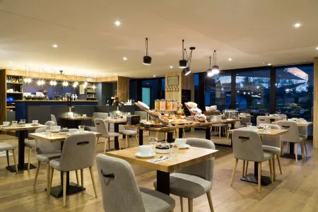 Domaine la Charpinière, the Originals Collection Отели в г. Сен-Сиприен