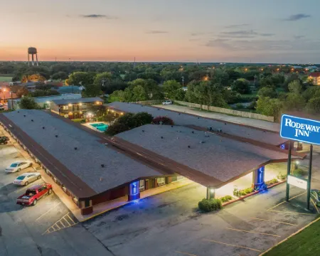 Rodeway Inn Hotels in Williamson County