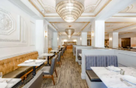 Hotel Fort des Moines, Curio Collection by Hilton