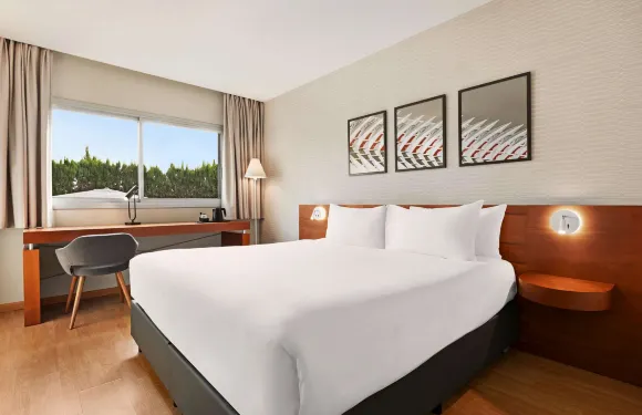 阿爾姆薩菲斯瓦倫西亞温德姆華美達酒店