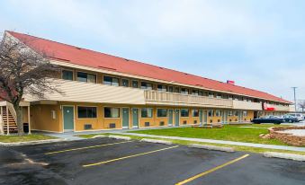 Econo Lodge - Housity
