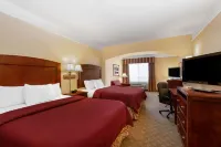 La Quinta Inn & Suites by Wyndham Dodge City - parking