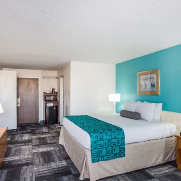 Howard Johnson by Wyndham Winter Haven FL