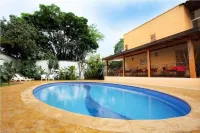 Hotel Portales Del Campestre - ที่มีสระว่ายน้ำ
