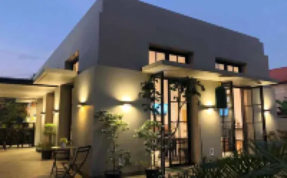 Merlyns Garden Inn Hotels in 