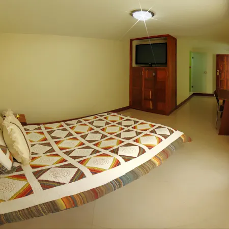 Apartahotel Vincent Suites
