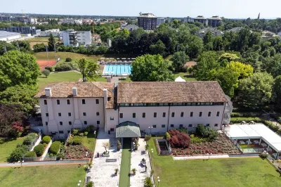 Hotel Ristorante Fior Hotels near Padri Bianchi