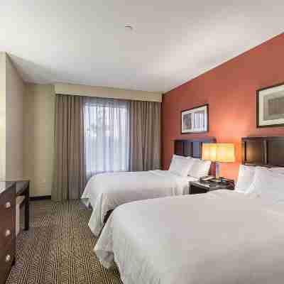 Embassy Suites by Hilton Newark Airport Rooms