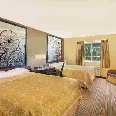 Super 8 by Wyndham New Hampton Rooms